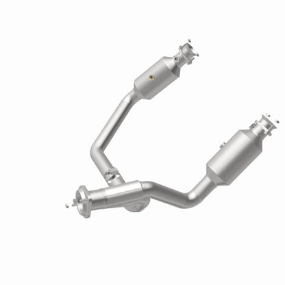 MagnaFlow 19-24 Ram 1500 5.7L OEM Grade Federal/EPA Compliant Direct-Fit Catalytic Converter