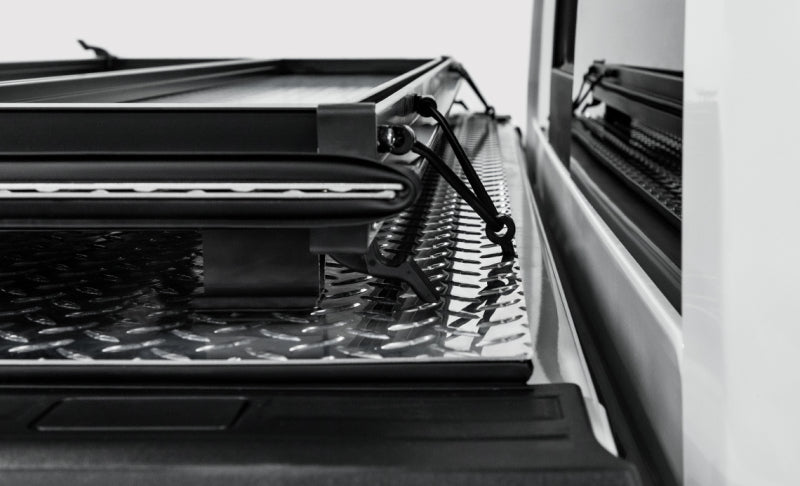 Access LOMAX Tri-Fold Cover 2020+ Chevy/GMC 2500/3500 - 6ft 8in Bed(w/o Bedside Storage)