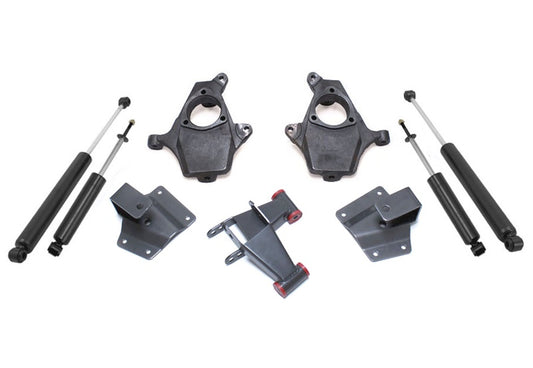 MaxTrac 99-06 GM C1500 2WD 2in/4in Lowering Spindle Kit