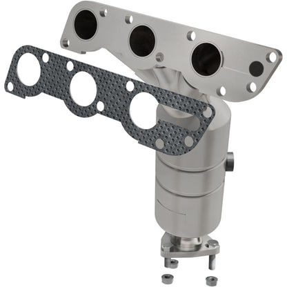 MagnaFlow Direct Fit Catalytic Converter 04-05 Suz Verona2.5 Manifold Front