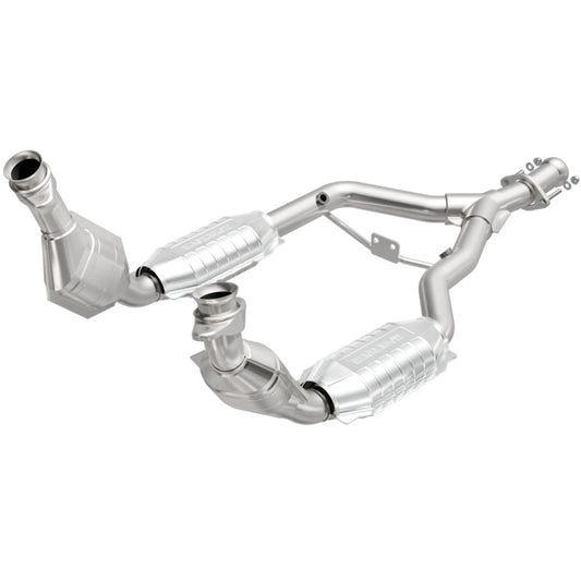 MagnaFlow Direct Fit Catalytic Converter 96-98 Ford Mustang 3.8L