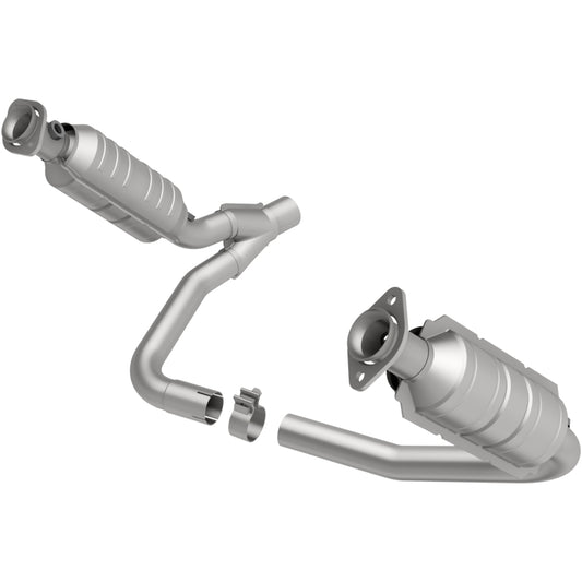 MagnaFlow Direct Fit Catalytic Conv 05-06 Dodge Dakota/2006 Mitsubishi Raider 3.7L Y-Pipe Assembly