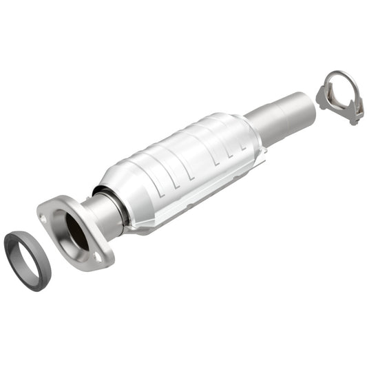 MagnaFlow Direct Fit Catalytic Converter 04-06 Toyota Sienna 3.3L AWD Rear