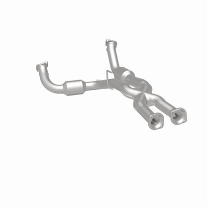 MagnaFlow Direct Fit Catalytic Converter 06-10 Jeep Grand Cherokee 6.1L