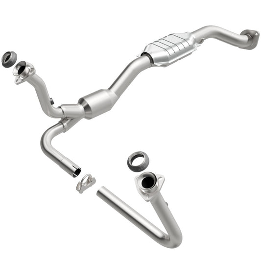 MagnaFlow Direct Fit Catalytic Converter 01-05 Chevy Blazer 4.3L 4WD