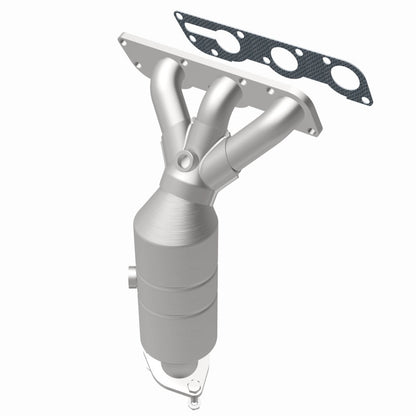 MagnaFlow Direct Fit Catalytic Converter 04-05 Suz Verona2.5 Manifold Front