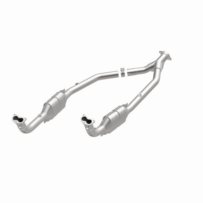 MagnaFlow Direct Fit Catalytic Converter 99-04 LR Discovery V8 OEM
