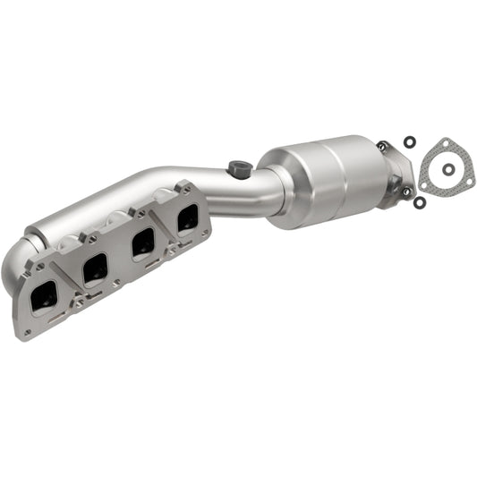 MagnaFlow Direct Fit Catalytic Converter 02-04 VW Passat 4.0L