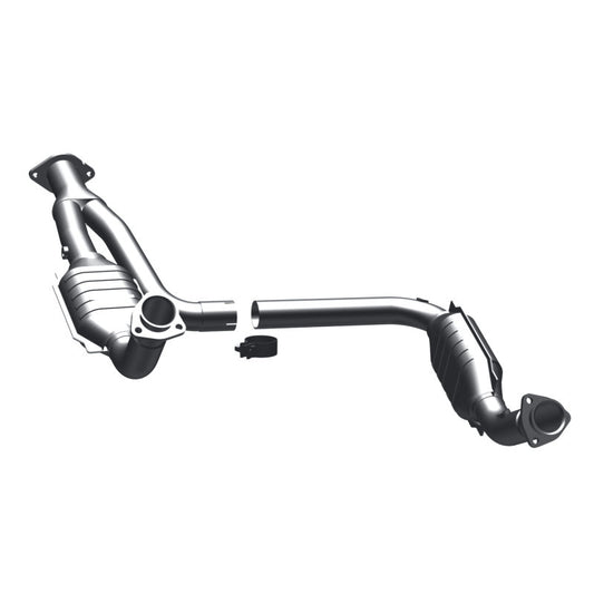 MagnaFlow Direct Fit Catalytic Converter 00-01Tahoe/Yukon V8 5.7L