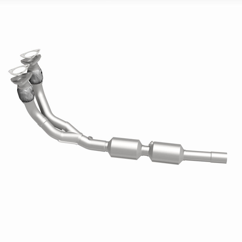 MagnaFlow Direct Fit Catalytic Converter 02-05 Golf 2.8L Underbody