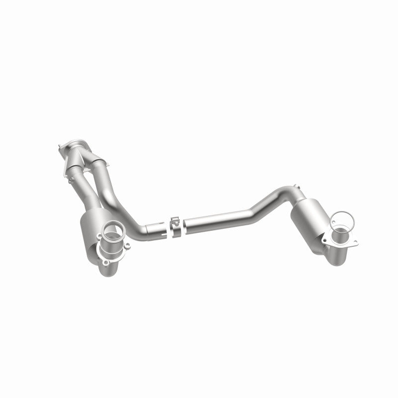 MagnaFlow Conv Direct Fit OEM 2005 GMC Sierra/Chevrolet Silverado 1500/Cadillac Escalade Underbody