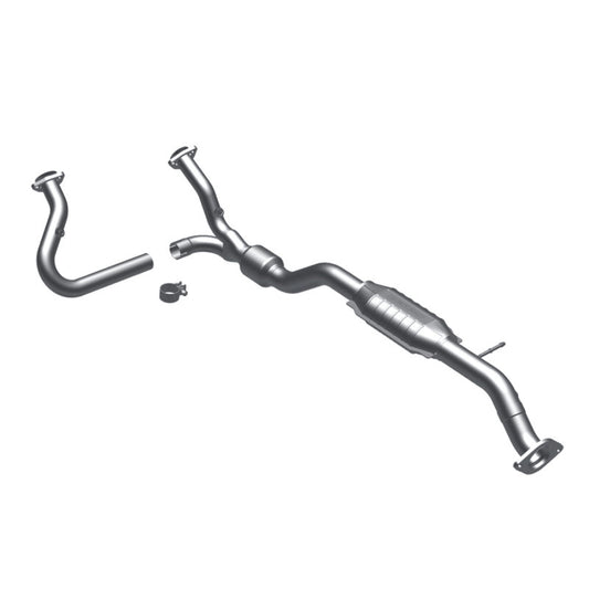 MagnaFlow Direct Fit Catalytic Converter 00-05 Blazer 4WD 4.3L