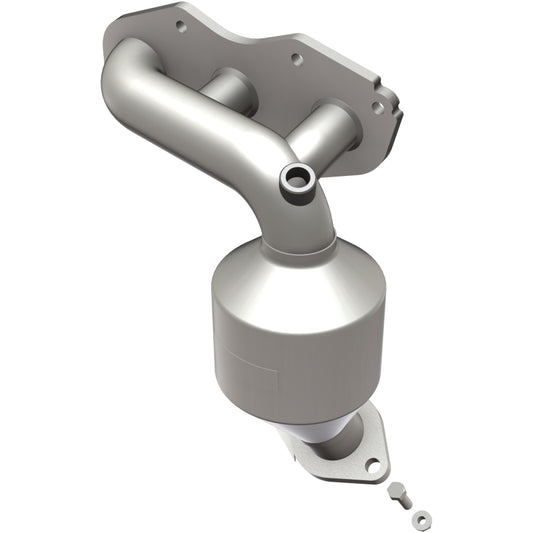 MagnaFlow Direct Fit Catalytic Converter 14-15 Toyota Highlander 3.5L Manifold