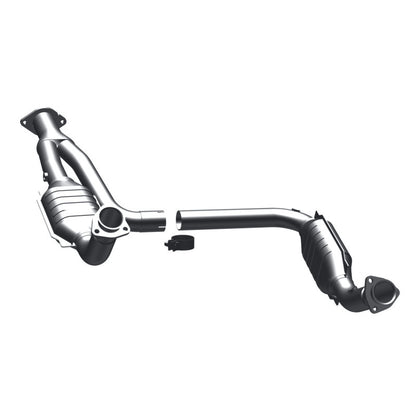 MagnaFlow Direct Fit Catalytic Converter 00-01Tahoe/Yukon V8 5.7L