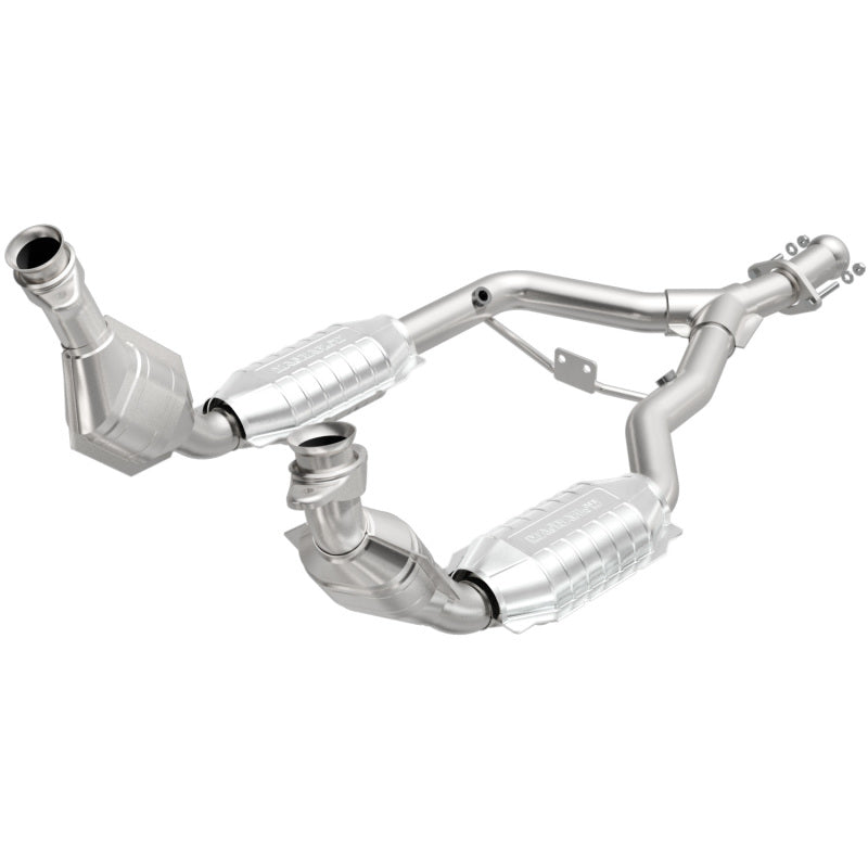 MagnaFlow Direct Fit Catalytic Converter 96-98 Ford Mustang 3.8L