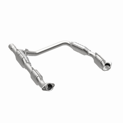 MagnaFlow Direct Fit Catalytic Converter Ford E350 Van 06 5.4L OEM