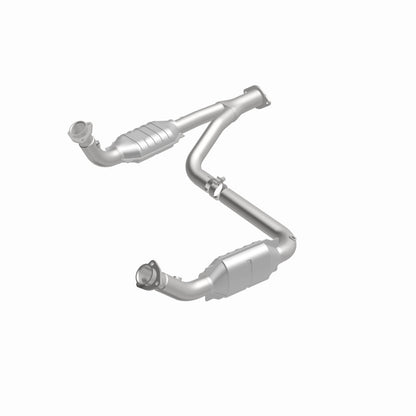 MagnaFlow Direct Fit Catalytic Converter 00-01Tahoe/Yukon V8 5.7L