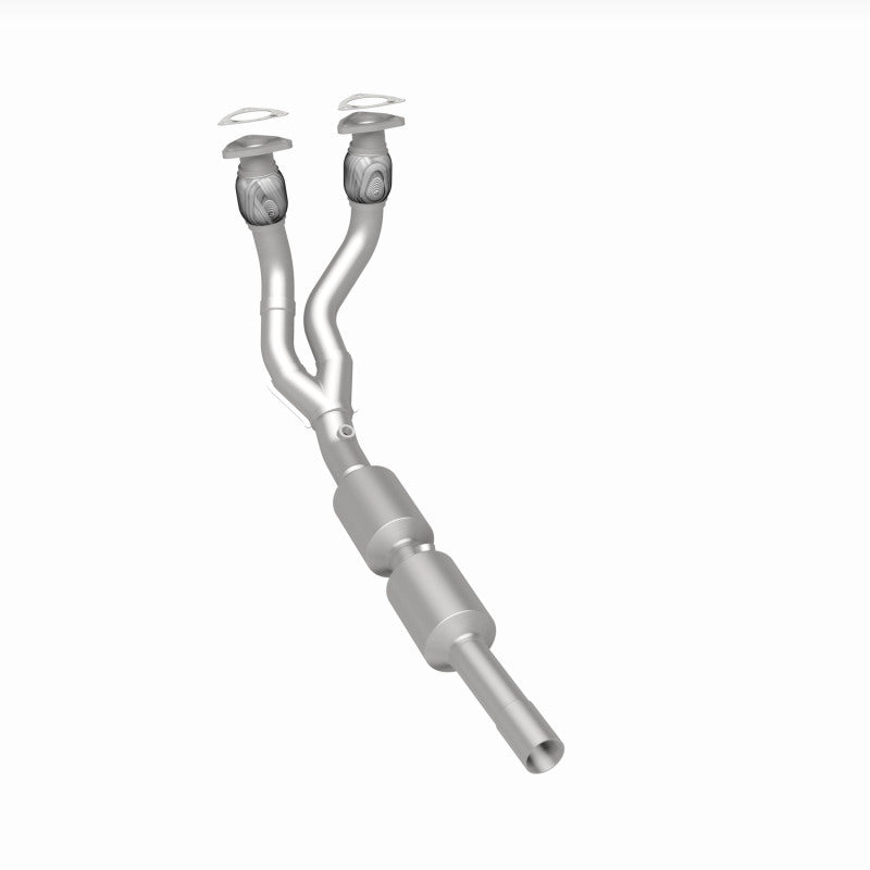 MagnaFlow Direct Fit Catalytic Converter 02-05 Golf 2.8L Underbody