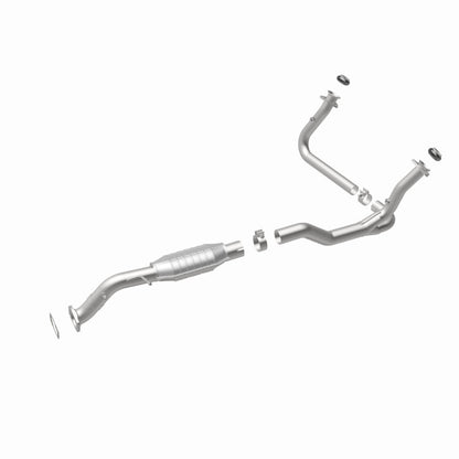 MagnaFlow Direct Fit Catalytic Converter 00-05 Blazer 4WD 4.3L
