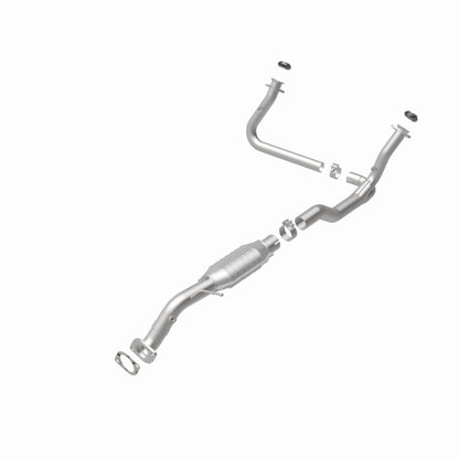 MagnaFlow Direct Fit Catalytic Converter 00-05 Blazer 4WD 4.3L
