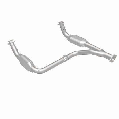 MagnaFlow Direct Fit Catalytic Converter 00-01Tahoe/Yukon V8 5.7L