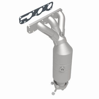 MagnaFlow Direct Fit Catalytic Converter 04-05 Suz Verona2.5 Manifold Front