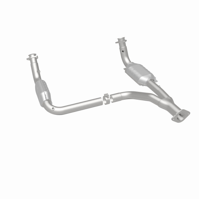 MagnaFlow Direct Fit Catalytic Converter 00-01Tahoe/Yukon V8 5.7L