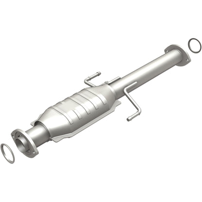 MagnaFlow Direct Fit Catalytic Converter 01-04 Toyota Tacoma 3.4L Rear