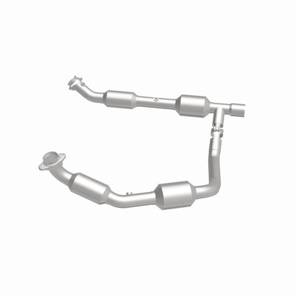 MagnaFlow Direct Fit Catalytic Converter 05-06 Ford E-350 Super Duty 5.4L